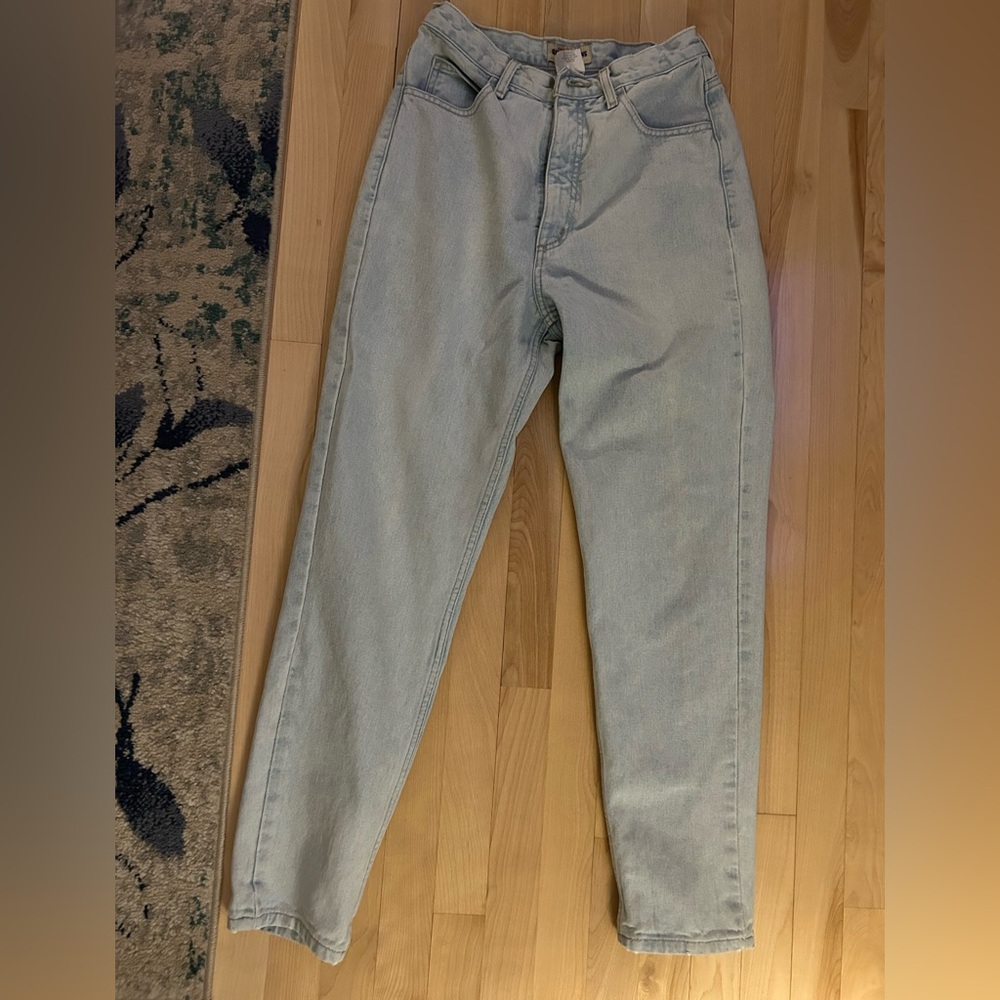 Vintage 90s Guess Womens Boyfriend/Mom Fit Light Blue Jeans. Like new.